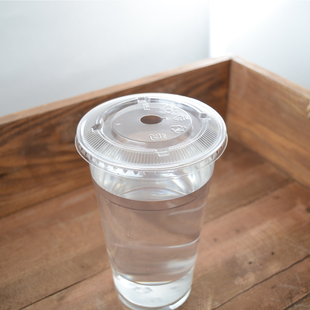 FITS 12-24 OZ. PET FLAT LID W/C-STRAW HOLE (98 MM) - case view