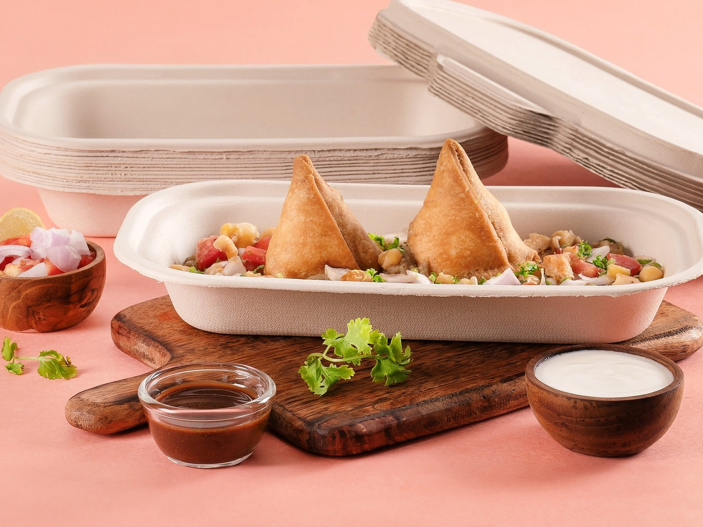 Chow 25 Oz Square Round with Snap Lock Container, 500 Count